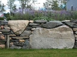 Awesome 20 Enchanting Stone Walls Garden Ideas More At Https Trendecora Com 2018 07 27 20 Enchanting Stone Wall Stone Walls Garden Dry Stone Wall Dry Stone