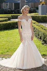 Wemding is the location of the zeitpyramide (time pyramid), a public art work begun in 1993 and scheduled to be completed in 3183. Brautkleider Sabines Brautmode