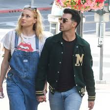 Actress sophie turner, who welcomed a baby daughter named willa this summer, posted a series of intimate joe jonas and sophie turner ring in 2020 with an onstage kiss at jonas brother concert. Sophie Turner And Joe Jonas Share Never Before Seen Photos In 2020 Recap