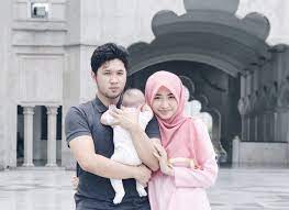 Blogger makes it simple to post text, photos and video onto your personal or team blog. First Time Tinggal Maysaa Dengan Daddy Iman Abdul Rahim
