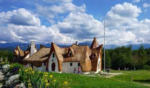 Castelul de lut din valea znelor de vizitat in sibiu. Castelul De Lut Destinatie De Basm Din Valea Zanelor Idei De Vacante