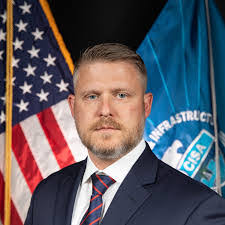 Lora Ogle's Instagram, Twitter & Facebook