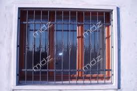 Main » lavorazioni in ferro » grate e protezioni in ferro battuto. Grate Per Porte E Finestre In Acciaio Inox E Ferro Battuto Vicenza