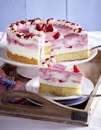 Man kann auch einen anderen joghurt und andere früchte nehmen. Himbeer Quark Torte Rezept Lecker Himbeer Quark Kuchen Kuchen Und Torten Rezepte Kuchen Und Torten