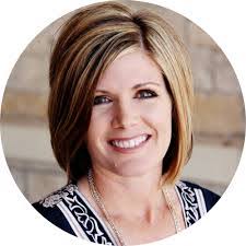 Shelli Thompson's Instagram, Twitter & Facebook