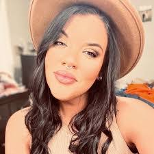 Mariah Wood's Instagram, Twitter & Facebook