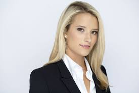 A good business headshot can help to give a human face to your business and present your one of the best business headshot tips is when styling your hair and makeup for photos, simple is best. Business Woman Headshot Business Women Corporate Women Women