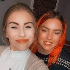 Donna Helwig's Instagram, Twitter & Facebook