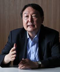 국민의힘 6·11 전당대회 당대표 선거에 출마한 나경원 후보와 이준석 후보는 김종인 전 국민의힘 비상대책위원장이 윤석열 전 검찰총장을 비판한 것을 두고 공방전이 이어졌다. O6hri7etljatm
