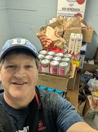 Kokosing construction company donates to food pantry