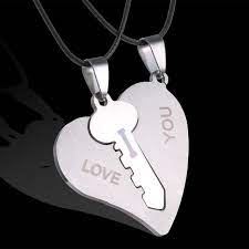 Una cadena similar a la anterior, pero esta es para los amigos que tienen pareja. Necklace Zirconia Picture More Detailed Picture About Fashion Korean Couple Necklaces Set Pendant Neck Joyas De Parejas Dijes Para Novios Dijes Para Parejas