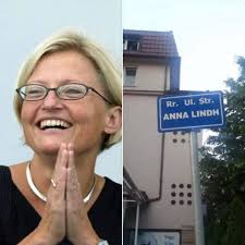 Ne kujtim te Anna Lind ! Kjo në foto është Anna Lind, ish Ministre e punëve  te jashtme të Suedisë. Para 20 viteve- 11 shtator 2003, një serb ia mori  jetën në