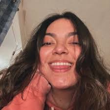 Leslie Olmos's Instagram, Twitter & Facebook