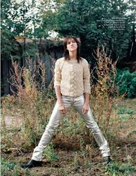 Il m'a demandé si je voulais jouer la mère du personnage incarné par notre fils, ben. Charlotte Gainsbourg In Elle France With Wearing Ysl Beauty Id 55289 Fashion Editorial Magazines The Fmd