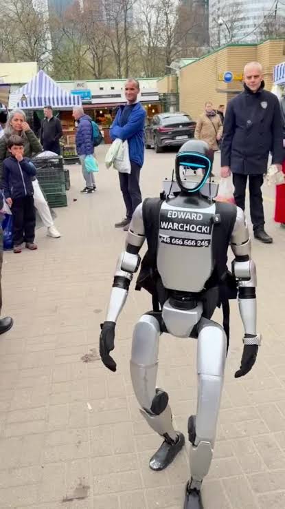 Meet Edward Warchocki a humanoid robot influencer built on the Unitree G1,  created by Radosław Grzelaczyk and powered by AI developed by Bartosz  Idzik. Edward can hold autonomous conversations, move… ...