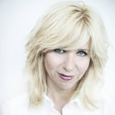 Claudia de breij (utrecht, 13 maart 1975) is een nederlandse cabaretier, liedschrijver speelt 'hier ben ik', de eerste voorstelling van claudia de breij waarvoor je lekker niet de krant hoeft te hebben. Claudia De Breij Tour Announcements 2021 2022 Notifications Dates Concerts Tickets Songkick