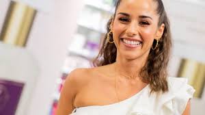 Im Augenblick: Sarah Lombardi sendet Sommer-Grüße