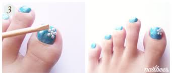 Now the main trend is minimalism. Toe Nail Art Nailbees