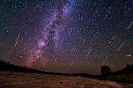 Perseids là cơn mưa sao băng diễn ra vào tháng 8 hàng năm khi trái đất đi xuyên qua phần đuôi gồm những mảnh vỡ do một ngôi sao chổi cổ để lại. Ä'on Xem MÆ°a Sao BÄƒng Perseids Ä'em 12 8 Ráº¡ng Sang Ngay 13 8 2018