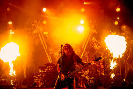 Formed by guitarists kerry king and jeff hanneman, drummer dave lombardo, and bassist/vocalist tom araya, slayer's extremely fast and aggressive musical style made them one of the 1980s big four bands of the thrash metal style, alongside metallica, megadeth, and anthrax. Fan Poll Slayer S Top 5 Albums Ranked From Worst To Best Revolver