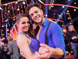 Das sind ihre hochzeitspläne mit luca hänni. Luca Hanni Und Christina Luft Aus Let S Dance Sind Ein Paar Der Spiegel