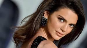Last week, kendall joined friend hailey bieber to get into the holiday spirit by listening to christmas music and cooking a meal together. Kendall Jenner Criticized For Hosting Birthday Party Amid Covid 19 Complex