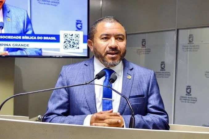 Vereador Alexandre do Sindicato cobra mais voos para Campina Grande durante o São João
