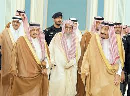 خادم الحرمين يبحث مع ضيوف منتدى الاستثمار التطورات الإقليمية والدولية أخبار السعودية صحيقة عكاظ