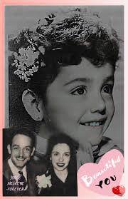 Elisa Negrete's Instagram, Twitter & Facebook