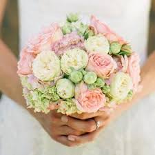 Brautstrauß » alle informationen zum hochzeitsstrauß aktuelle trends kosten bilder jetzt den perfekten brautstrauß finden. Wissenswertes Zum Brautstrauss Weddix