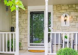 612 NE Victoria Dr, Lees Summit, MO 64086