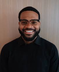 Which team member do you think tells the best jokes? #teamfun  #strongertogether #koi