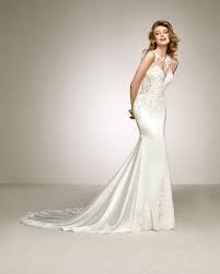 Traumkleider und brautmode zwischen hannover und göttingen, im herzen des harzes. Festtruhe Pronovias Kollektion 2018 Brautmode Kleid Hochzeit Pronovias Brautkleid