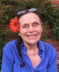 Roslyn Carney's Instagram, Twitter & Facebook