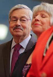 Branstad heads to China post as Reynolds ascends to state's top spot