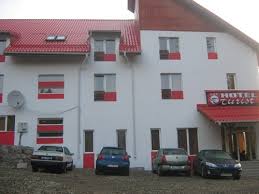 Am dotat recepția hotelului și spațiile comune cu. Hotel Turist Secu
