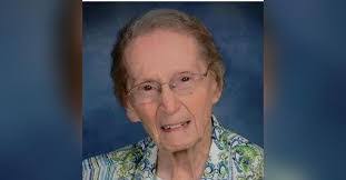 Evelyn Neff's Instagram, Twitter & Facebook