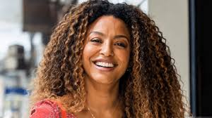 Vai na Fé: qual é e quem canta a música de abertura da novela das 7?