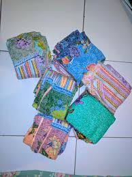 Kamu bisa memadupadankan beberapa jenis kain dengan batik. Jarik Gendong Preloved Bayi Anak Lainnya Di Carousell