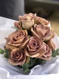 Learn how to make your own bouquet using our free template and simple tutorial. Spring Summer Weddings Holly Ivy Flowers