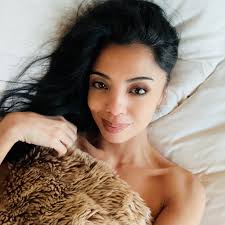 I sware one day they're just gonns speak and order for themselves ! ☕️  HAPPY SUNDAY 💙🐈 @peetscoffee PS : Masks worn for human interaction part  of the program ! And, don't