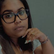 Work Mirror Selfie why not?! 🤍 with a series of me going coco for coco  puffs throughout the day 👀#workgirlintech #selfie #pcosawareness