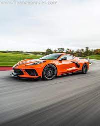 雪佛兰 corvette 最新超跑c8 vette 侧面看车头像不像法拉利 ferrari 的laferrari sports car vette car