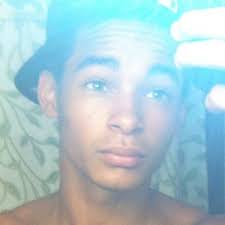 Davon Collins (@__davon__)