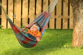 Bevor sie sich in ihrer hängematte ausruhen können, geht es jedoch an die auswahl des geeigneten produkts. Hangematten Fur Den Garten Garten Blog