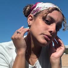 this over Ariana singing No One Mourns the Wicked? That performance alone  should have got her the win over Zoe.