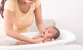 Continue supporting your baby's head and back as needed. How To Bathe Your Baby Hse Ie