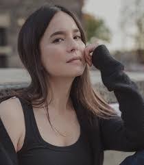 Pam Estrada's Instagram, Twitter & Facebook