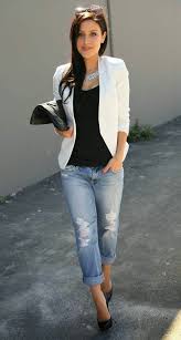 How To Wear A Blazer With Jeans And Heels Pin By Pamela Smith Dean On Blazers Spring Fashion Outfits Simple Spring Outfits How To Wear Blazers
