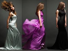 Para una boda de noche puedes llevar un vestido largo con vuelo, o con apertura en un lateral de la falda, según te apetezca. Boda De Tarde Que Marca El Protocolo Bekia Moda